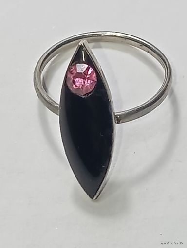 Кольцо с кристалом ( камень не определил ) . Винтаж .