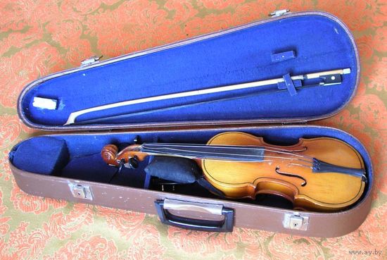 Скрипка 1/4 в футляре со смычком времен СССР 1980-е года
