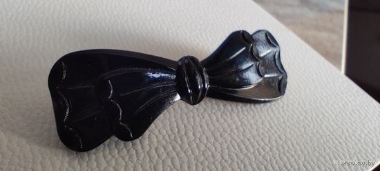 Брошь бантик глушеное стекло