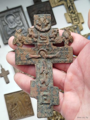 Крупный,старинный наперстных крест