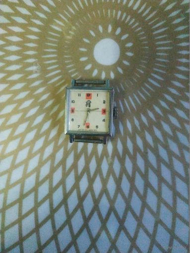 Часы наручные .Состояние на скане. В коллекцию,ремонт,на запчасти.