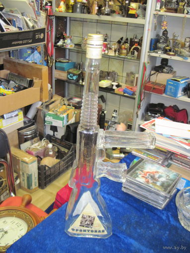 Бутылка-автомат от водки "Фронтовая" на 1 л, 51 см.