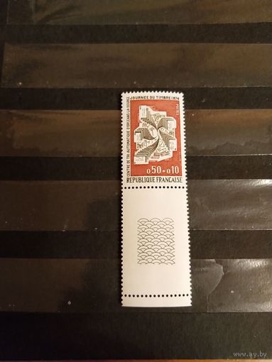 1974 Франция чистая с купоном клей MNH** выпускалась одиночкой (2-8)