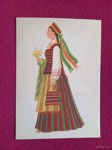 Женские народные костюмы в Жемайтии. 60 г. Чистая.