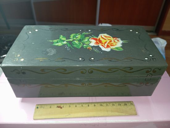 Винтажная шкатулка  .