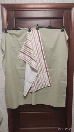 Скатерть двойная, покупала в Германии. Новая.  Размер цвет олива 115 на 118 см. В полоску 90 на 58 см.