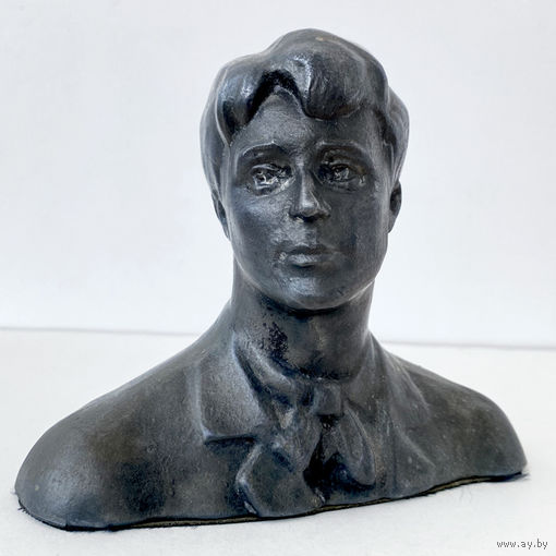 Бюст Сергей Есенин