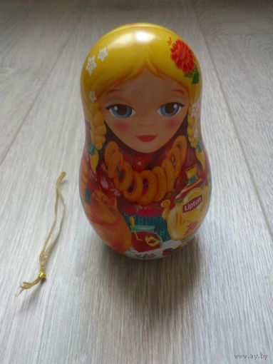 Коробка банка от чая Lipton жестяная Новогодняя
