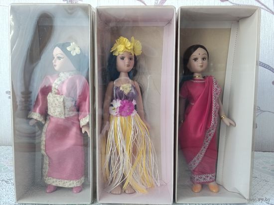 Куклы в национальных костюмах 3 шт.одним лотом