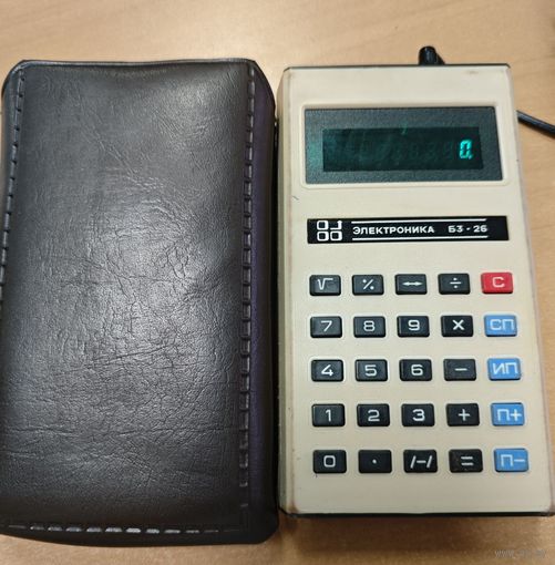 Микрокалькулятор Электроника Б3 26. Рабочий с чехлом и оригинальной зарядкой
