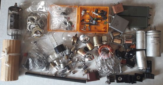 РАДИОДЕТАЛИ (транзисторы, конденсаторы, лампы, реле, радиаторы, катушки, электромоторчики, лампочки и др.)