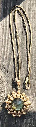 Кулон на цепочке. Колье