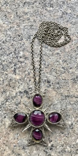 Кулон на цепочке. Колье