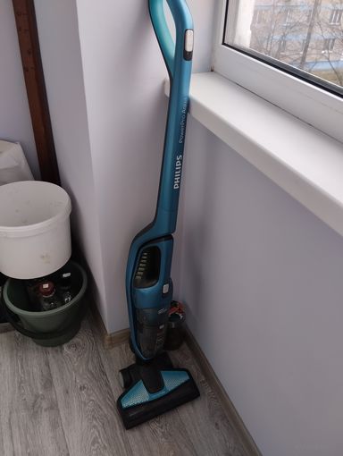 Пылесос, зарядка меньше минуты, в работу!