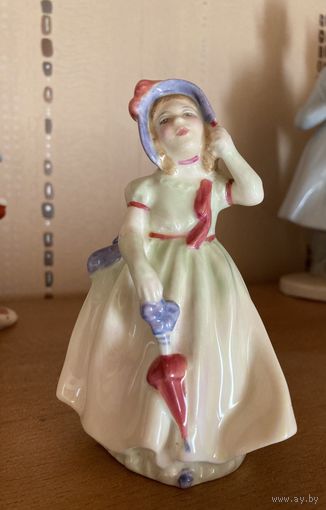 Статуэтка Девочка с зонтиком Babie Royal Doulton Англия винтаж