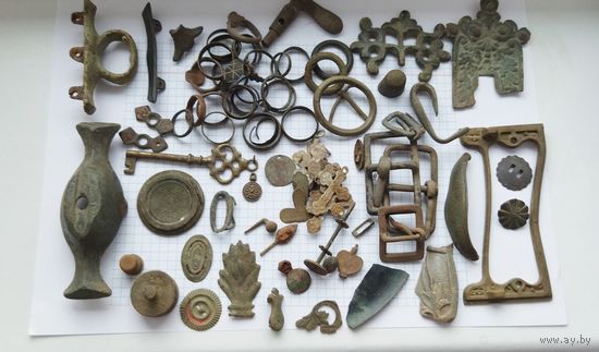 Копанина 634гр. Гренада, кокарда РИ, гирьки, кольца, крестики, пряжки..