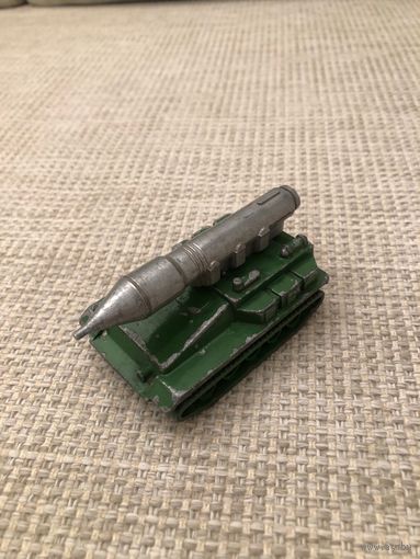 Установка ракетная, ВИЗ, Владивосток, раннее исполнение, шасси и корпус - металл