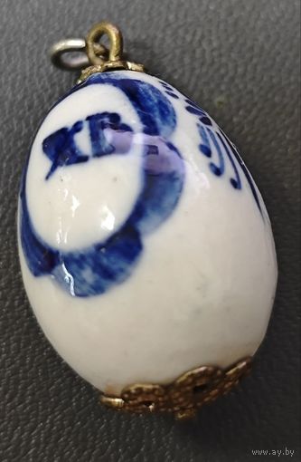Кулон (подвеска) в виде пасхального яйца, фарфор, роспись, Гжель
