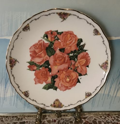 Тарелка коллекционная  Розы Англия Royal Albert винтаж Цена снижена