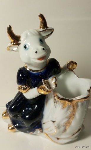 Статуэтка - подсвечник КОРОВА