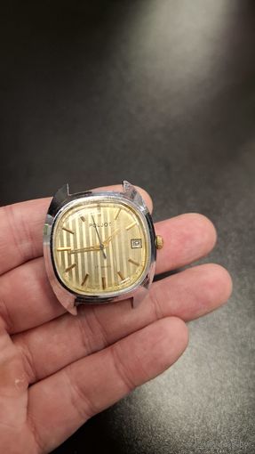 С 1 рубля 3 дня! Яркое внешнее состояние. Качнешь, идут и останавливаются.