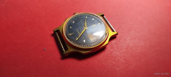 Часы Победа. Позолота AU. На ходу. С рубля. Хорошее состояние. (01)
