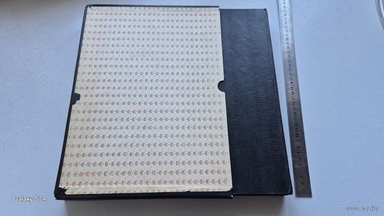 Альбом большой марок. Тематика космос.