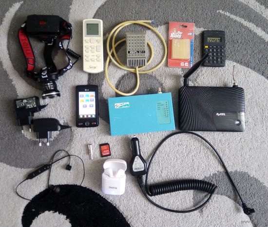 Сборный лот(телефон LG, блоки питания, наушники, роутеры и др) с 1 рубля, без МЦ