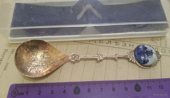 Красивая коллекционная ложечка. Голландия, эмаль. Распродажа коллекции.