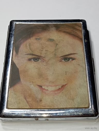 Портсигар с переливающиеся картинками .