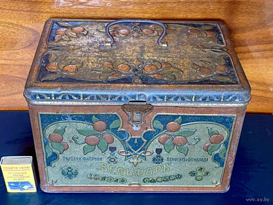 Редкость. Дореволюционная жестяная коробка для конфет