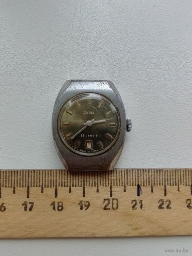Часы женские "Заря" на ходу!