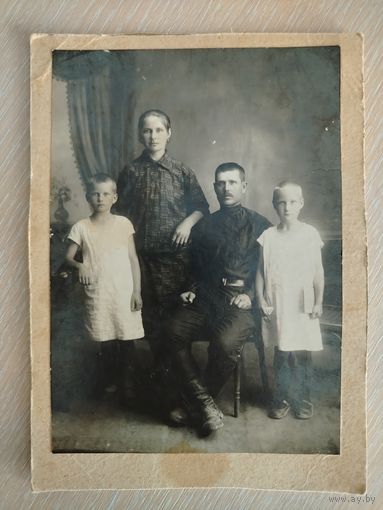 Все лоты с 1 Рубля. Большое семейное фото времен Царской России.