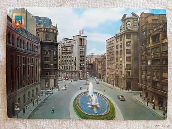 Испания, Астурия, Хихон. Улица Хосе Антонио. Фонтан