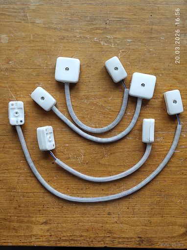 Контактные коробки соединенные проводом в оплётке 20 и 40см, 4 штуки с 1 рубля