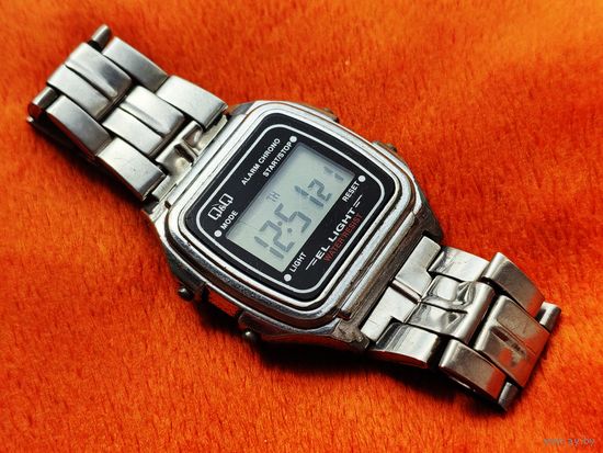 Электронные часы, Q&Q, с браслетом. Торг есть.