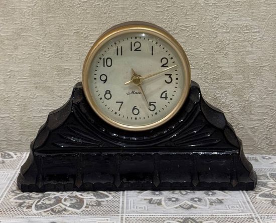 Настольные механические часы "Маяк", СССР