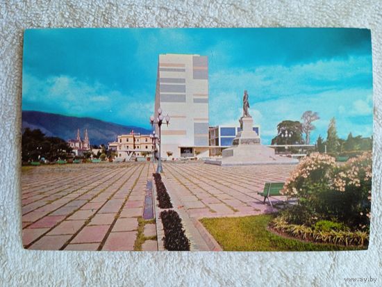 Венесуэла, Каракас. Площадь Сан Мартин