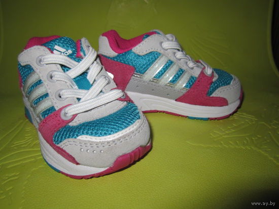 Кроссовки Adidas имиджевые, р.17-18. Новые.