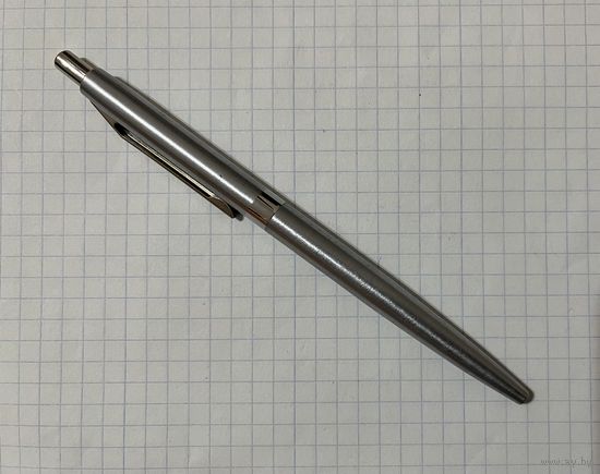 Шариковая ручка.