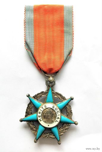 ОРДЕН СОЦИАЛЬНЫХ ЗАСЛУГ III СТЕПЕНИ " КАВАЛЕР ". ФРАНЦИЯ (1936 - 1963 Г.Г.)