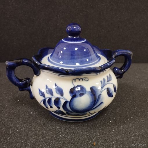 Сахарница Бутон, фарфор. Гжель