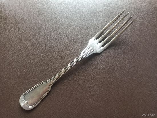 Вилка столовая Кристофль. С вензелем под короной. Франция, 1869 г. Длина 21 см.