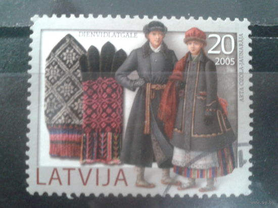 Латвия, 2005. Народные костюмы