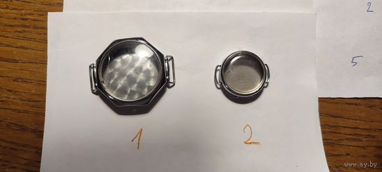 Корпуса старых наручных часов.