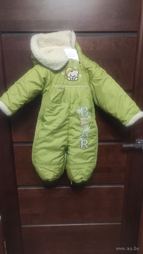 Комбинезон овчина на рост 86 см, светло-зеленого цвета. Очень классный, раскрывается, пристегиваются носочки и пинетки, очень классный. Б/у одним ребенком, очень теплый и удобный. Отличное состояние.