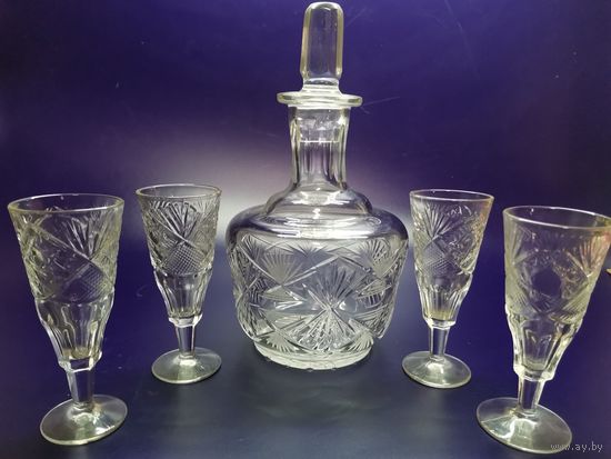 Графин, рюмка (одним лотом). хрусталь.