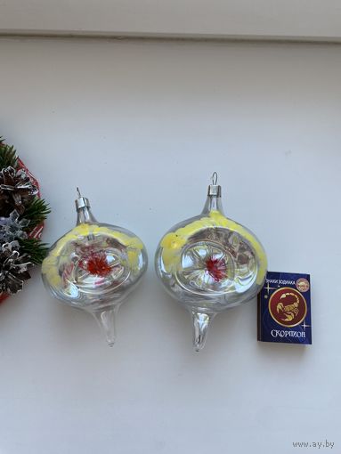 Лот елочных игрушек.