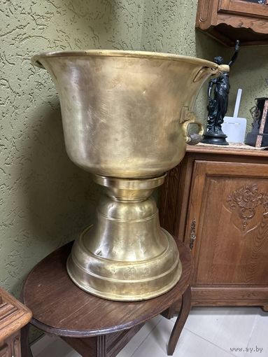 Старинная церковная утварь   . Купель для крещения