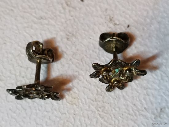 С рубля без мц. сережки-гвоздики 925пр. около грамма. 1см.